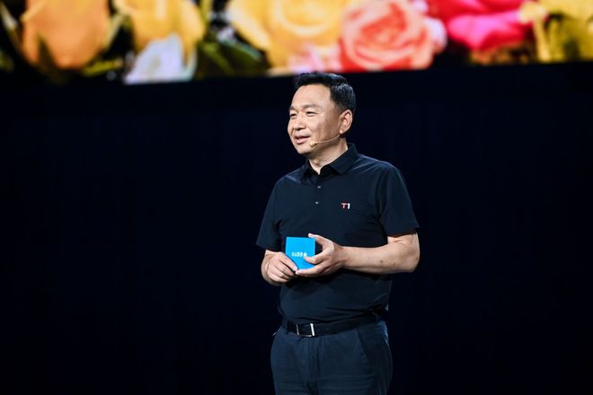 电极狐T1联手大张伟让生活闪闪发光pg模拟器试玩上市628万起精品纯(图4) 电极狐T1联手大张伟让生活闪闪发光pg模拟器试玩上市628万起精品纯(图4)